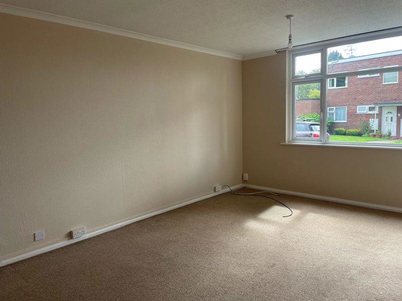 2 bed flat to rent in Shenstone Court, Wolverhampton WV3, £650 pcm