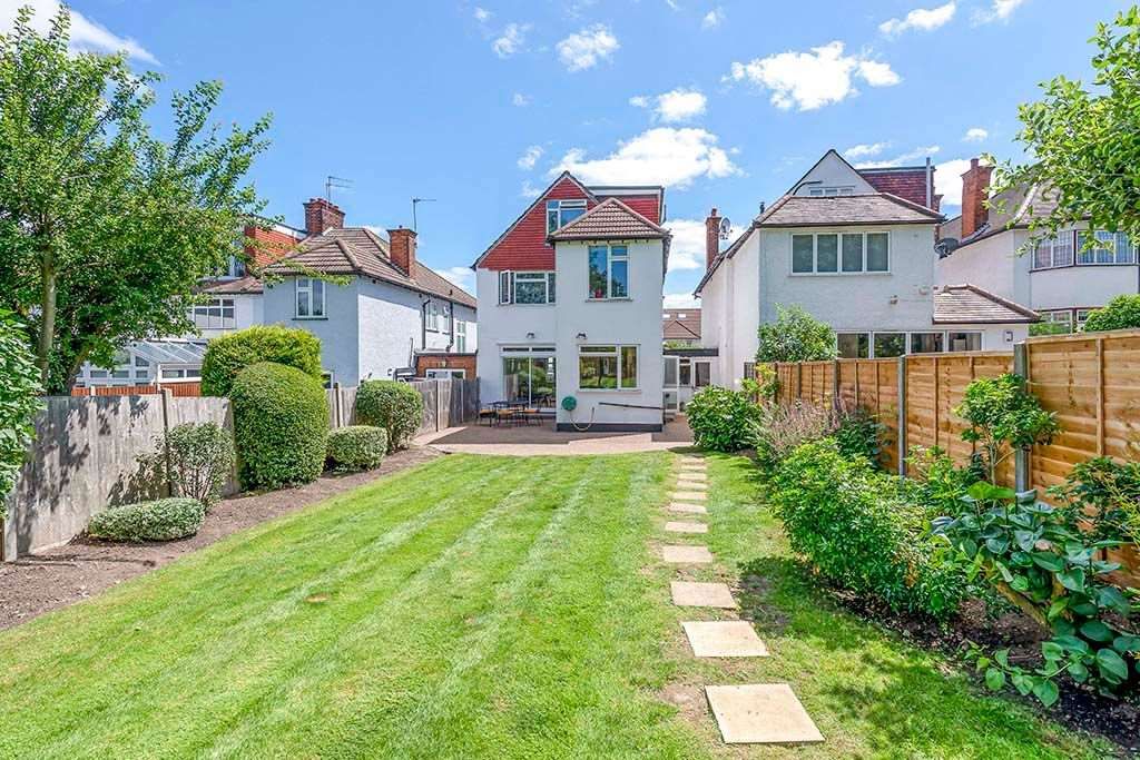 5 bed link-detached house for sale in Rowsley Avenue, London NW4, £1,082,500