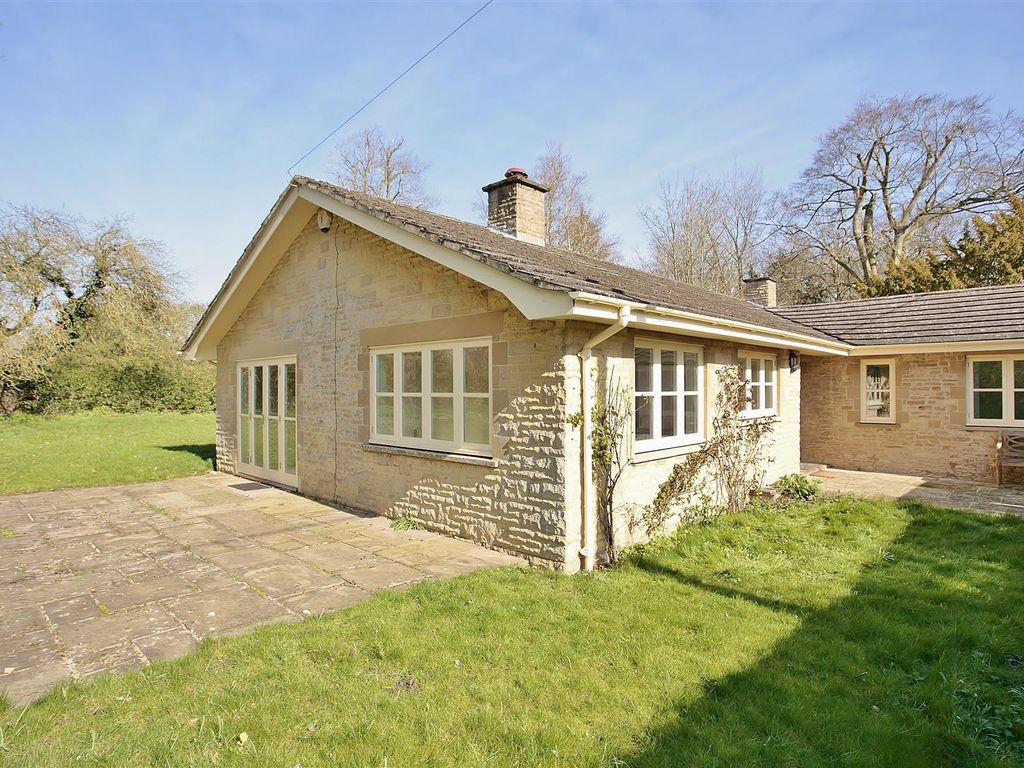 3 bed detached bungalow to rent in Weston Road, Bletchingdon, Kidlington OX5, £2,500 pcm