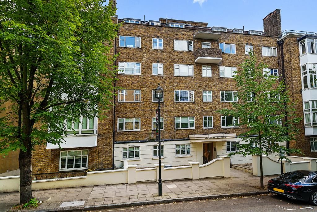 2 bed flat for sale in St Edmunds Court, St Johns Wood NW8, £800,000
