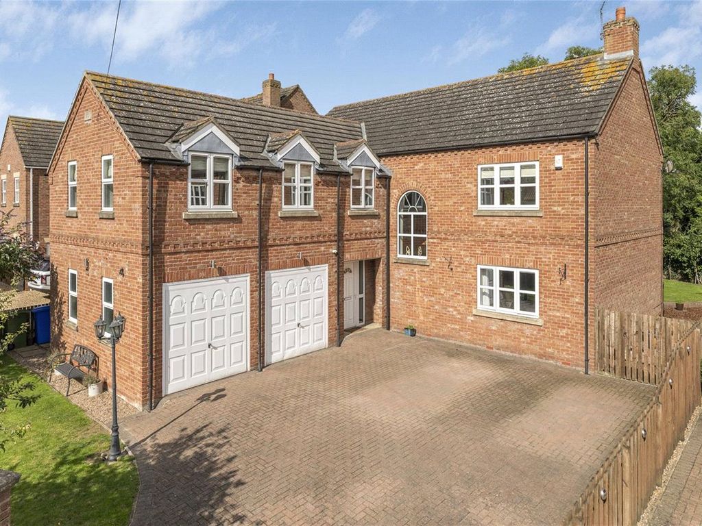 6 bed detached house for sale in Breighton, Selby, East Yorkshire YO8, £635,000