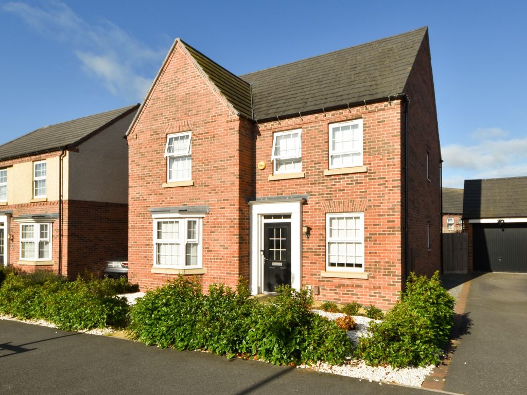 4 bed detached house for sale in Pittam Way, Warwick, Warwickshire CV34, £600,000
