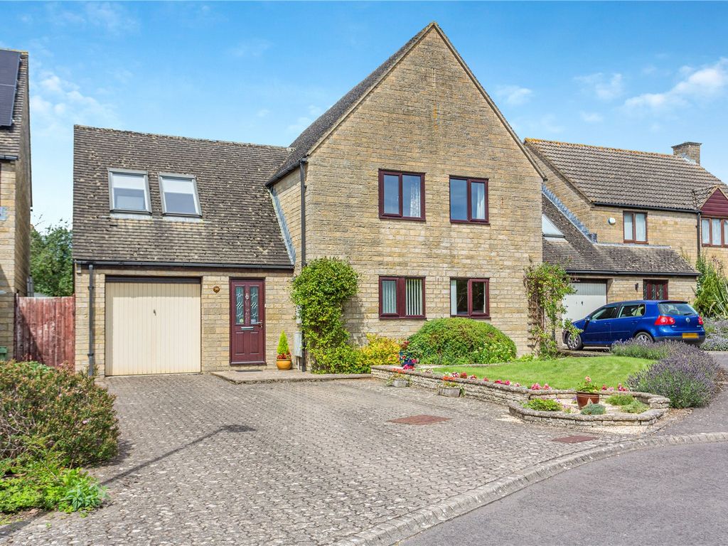4 bed detached house for sale in Greyfriars Walk, Cirencester, Gloucestershire GL7, £550,000