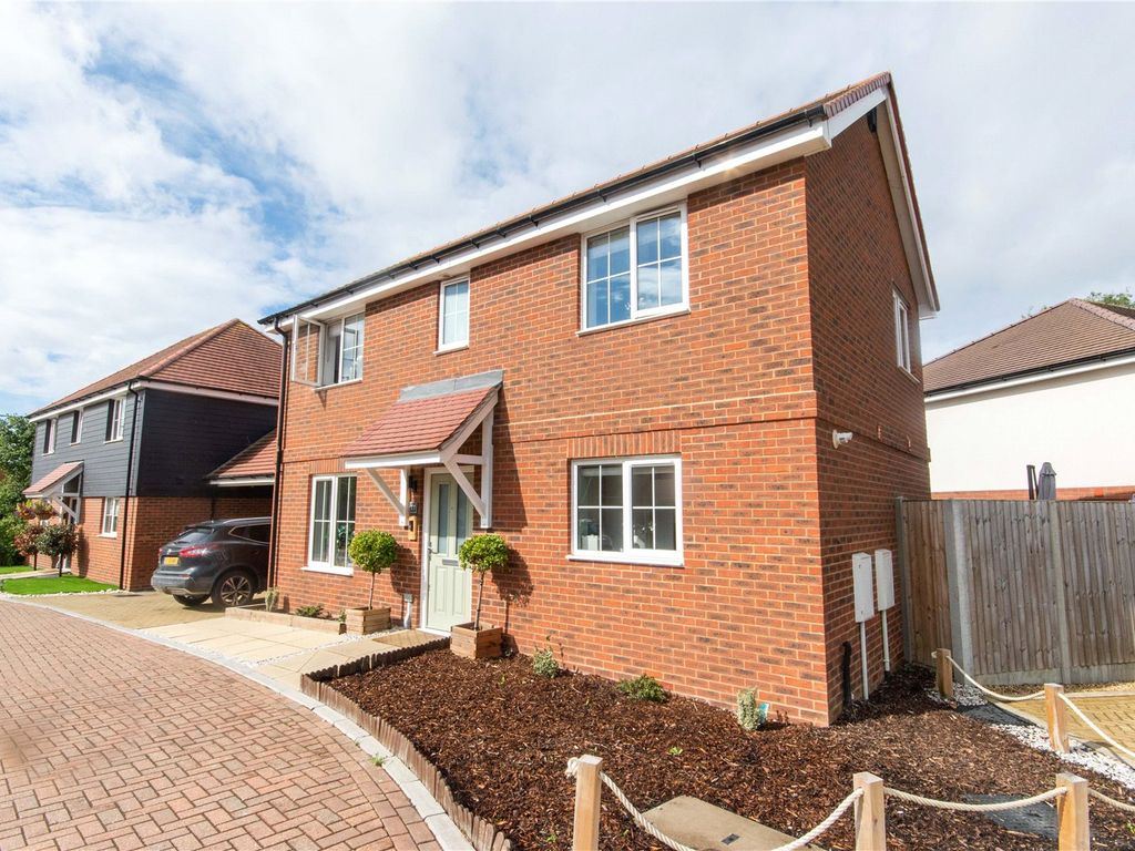 3 bed detached house for sale in Church View Close, Takeley, Essex CM22, £450,000