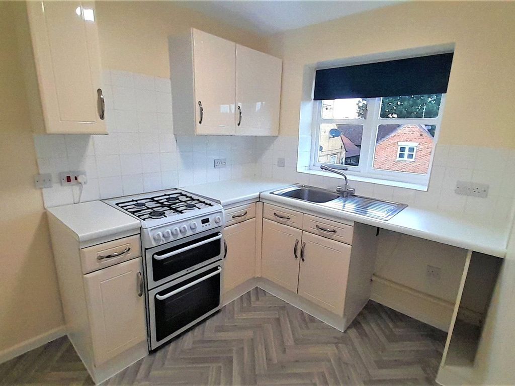 1 bed flat to rent in Chapel Court, Stilton, Cambridgeshire PE7, £750 pcm