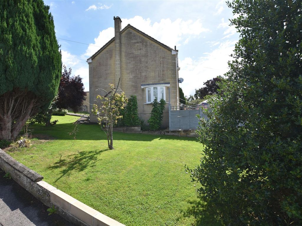3 bed detached house for sale in Leighton Road, Bath BA1, £575,000