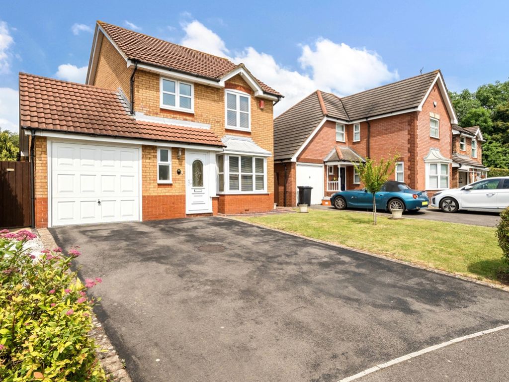 3 bed detached house for sale in Sound Copse, Peatmoor, Swindon SN5, £375,000