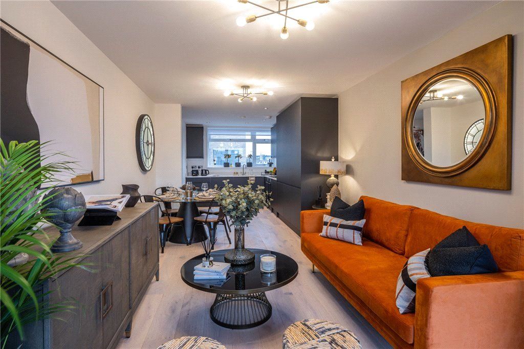 New home, 2 bed flat for sale in Caroline Street, London E1, £560,000