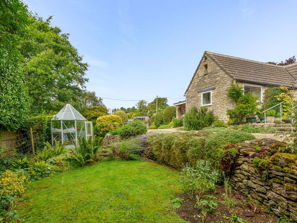 3 bed detached house for sale in Skaiteshill, Brownshill, Stroud GL6, £595,000