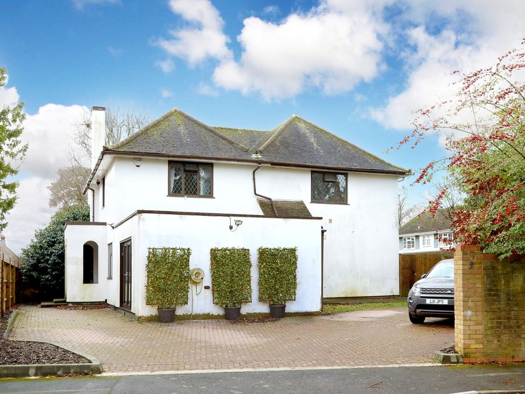 4 bed detached house for sale in Freemans Close, Stoke Poges SL2, £865,000