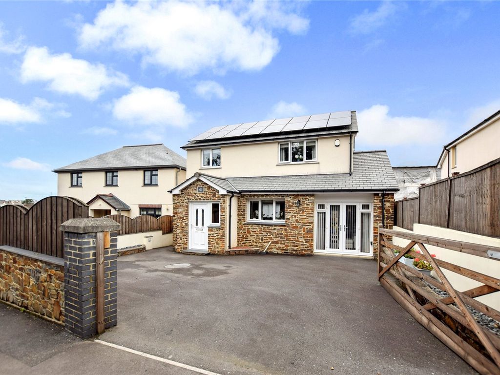 4 bed detached house for sale in Kings Hill, Bude EX23, £485,000