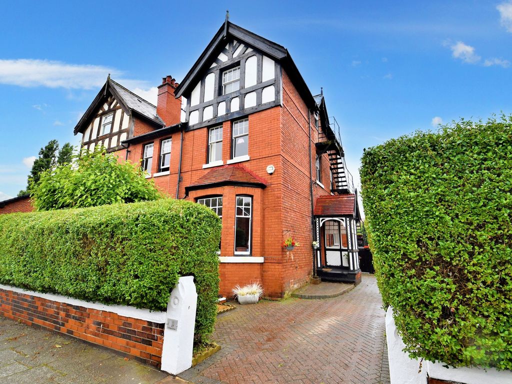 5 bed semi-detached house for sale in Grange Drive, Monton M30, £600,000