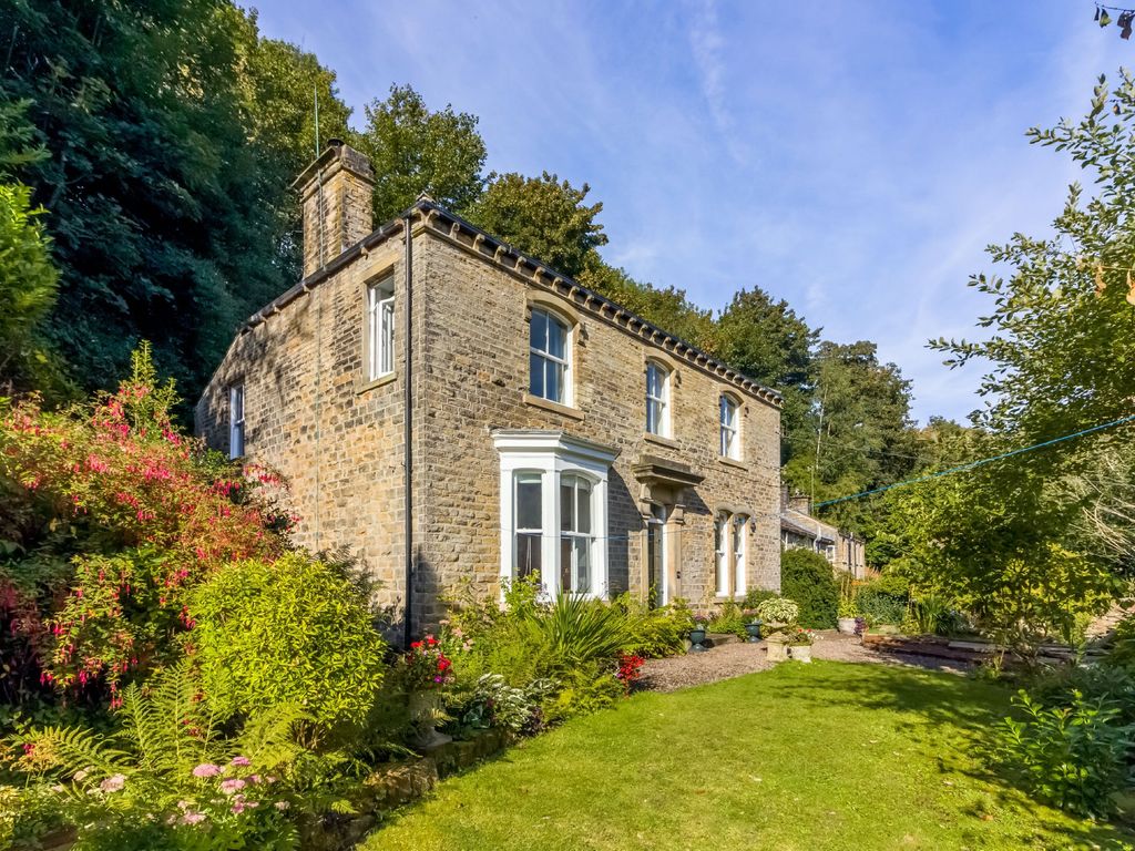 3 bed detached house for sale in Dunford Road, Holmfirth HD9, £630,000