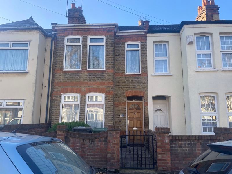 2 bed property for sale in Spencer Road, London E17, £500,000