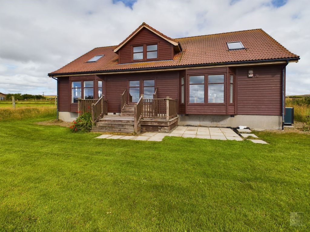 7 bed detached house for sale in Button Road, Stenness KW16, £390,000