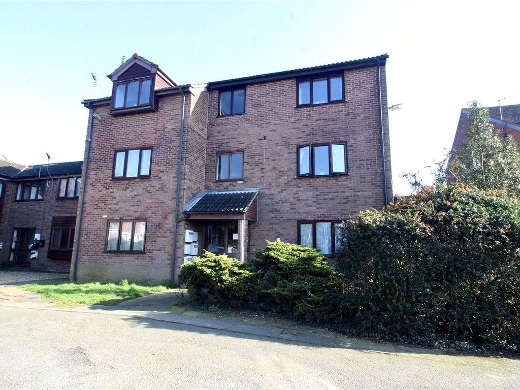 1 bed flat for sale in Willow Close, Burbage, Hinckley, Leicestershire LE10, £78,000