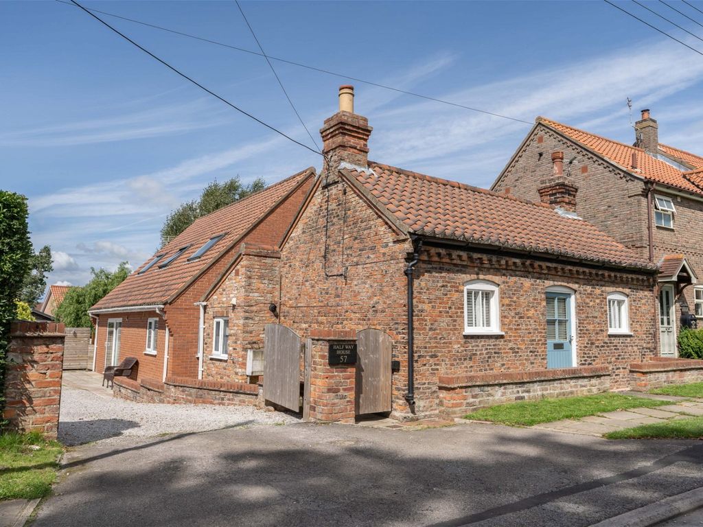 3 bed detached house for sale in Main Street, Wheldrake, York YO19, £475,000