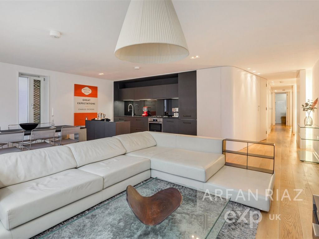 3 bed flat for sale in Abbey Road, St Johns Wood, London NW8, £1,395,000