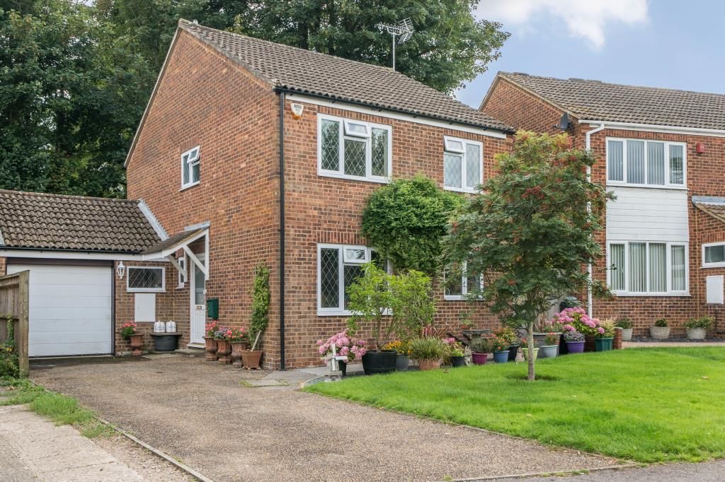 4 bed detached house for sale in Stokenchurch, Buckinghamshire HP14, £475,000