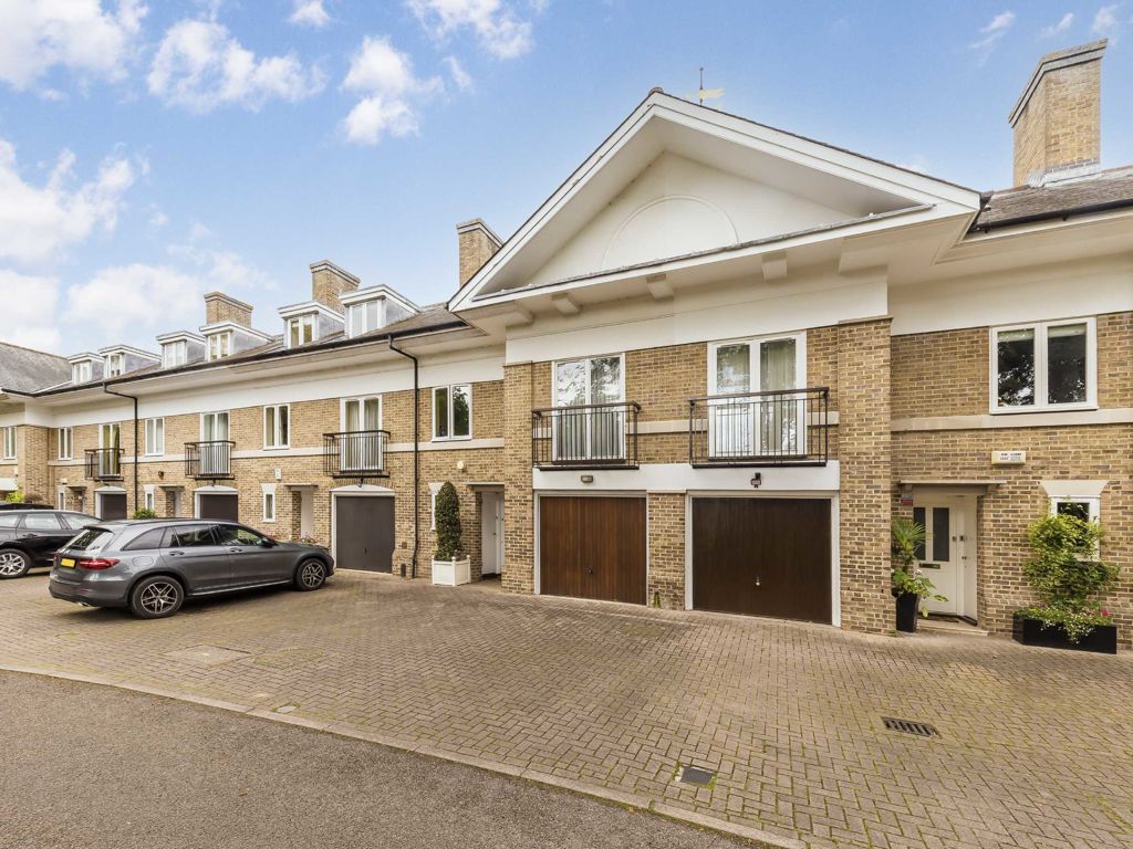 4 bed property for sale in Kingston Hill Place, Kingston Upon Thames KT2, £975,000
