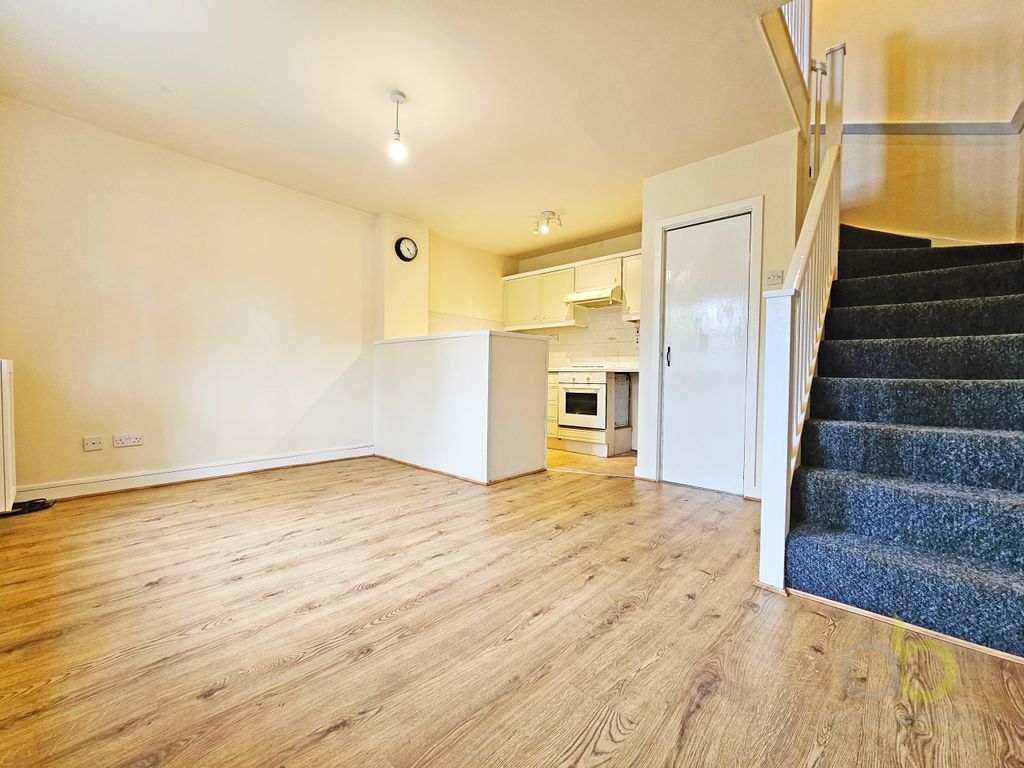 1 bed terraced house for sale in Regents Court, Aveley RM15, £185,000