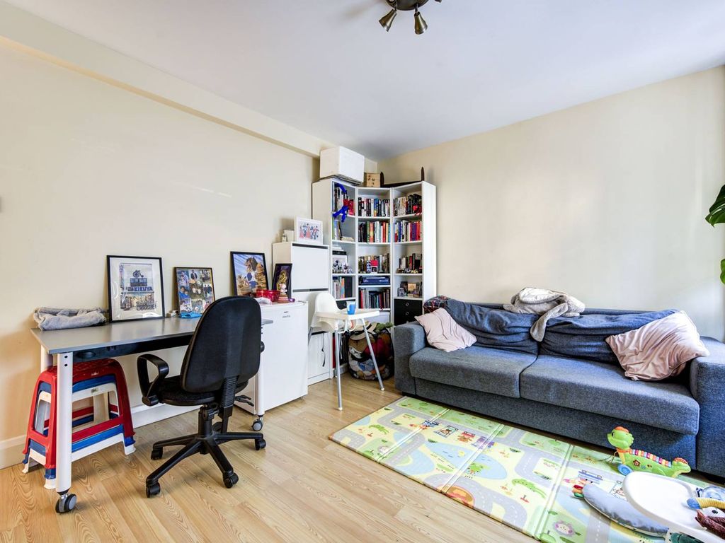 1 bed flat for sale in Humbolt Road, Barons Court, London W6, £330,000