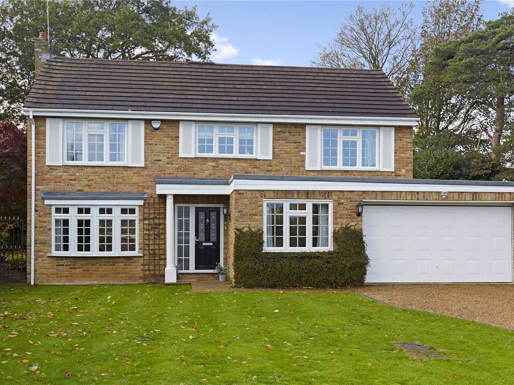 4 bed detached house for sale in Parfour Drive, Kenley CR8, £850,000