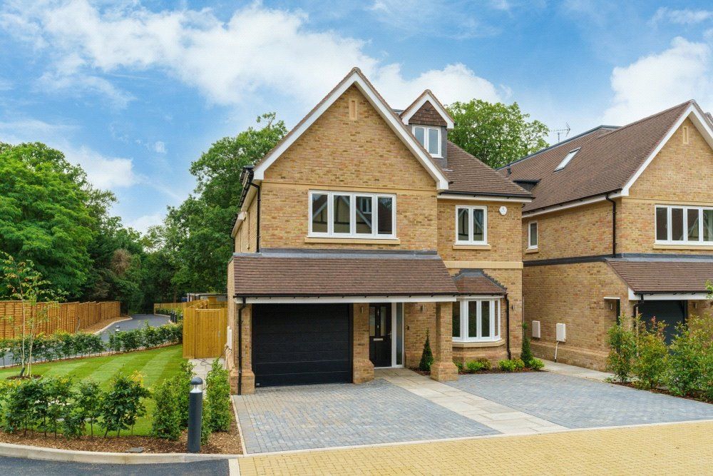 New home, 5 bed detached house for sale in Parsonage Lane, Farnham Common SL2, £1,425,000