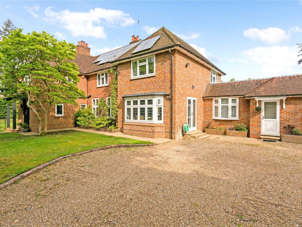5 bed detached house for sale in Curzon Avenue, Beaconsfield HP9, £2,000,000