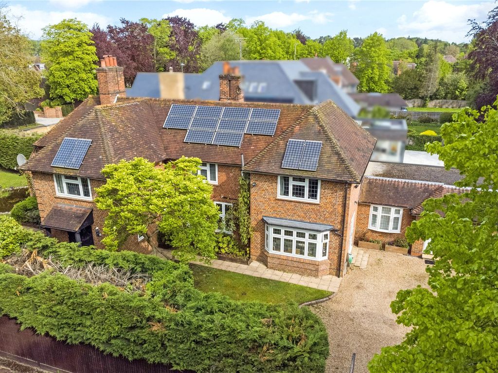 5 bed detached house for sale in Curzon Avenue, Beaconsfield HP9, £2,000,000