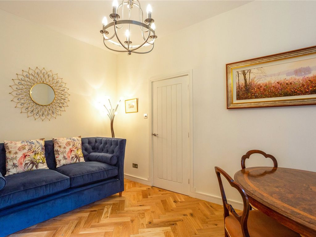 2 bed flat for sale in Cavendish Place, Bath BA1, £575,000