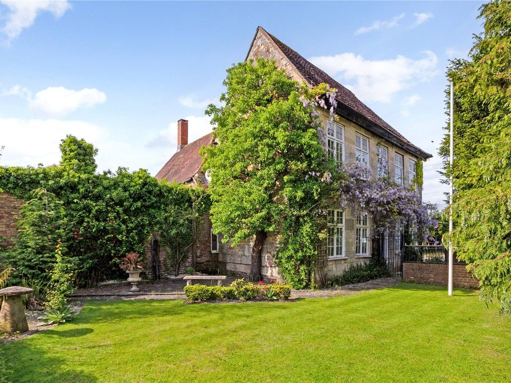 8 bed detached house for sale in Moreton Valence, Gloucester GL2, £670,000