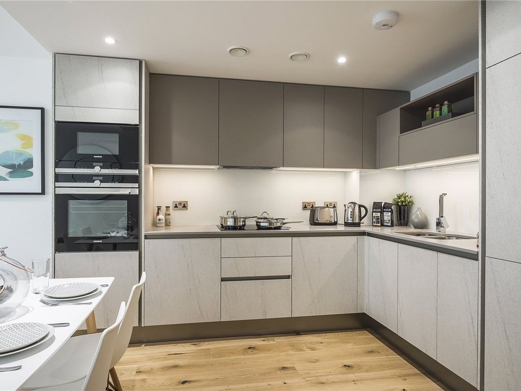 1 bed flat for sale in Hermitage Street, London W2, £750,000