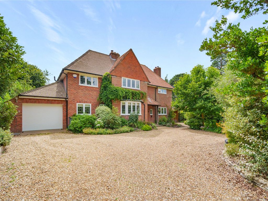 4 bed detached house for sale in Linkside South, Hindhead GU26, £1,250,000