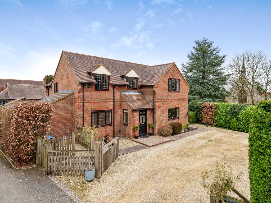 5 bed detached house for sale in Chinnor Road, Bledlow Ridge HP14, £1,275,000