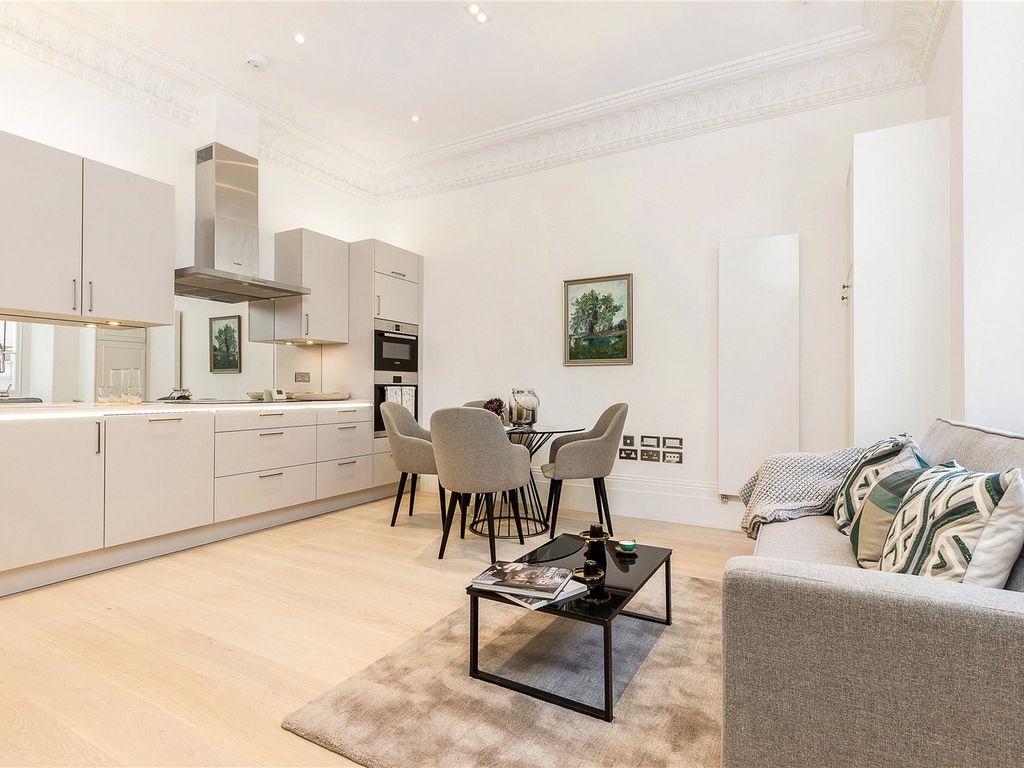 3 bed flat for sale in Warwick Square, London SW1V, £1,150,000