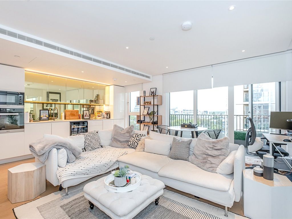 2 bed flat for sale in Fountain Park Way, London W12, £985,000