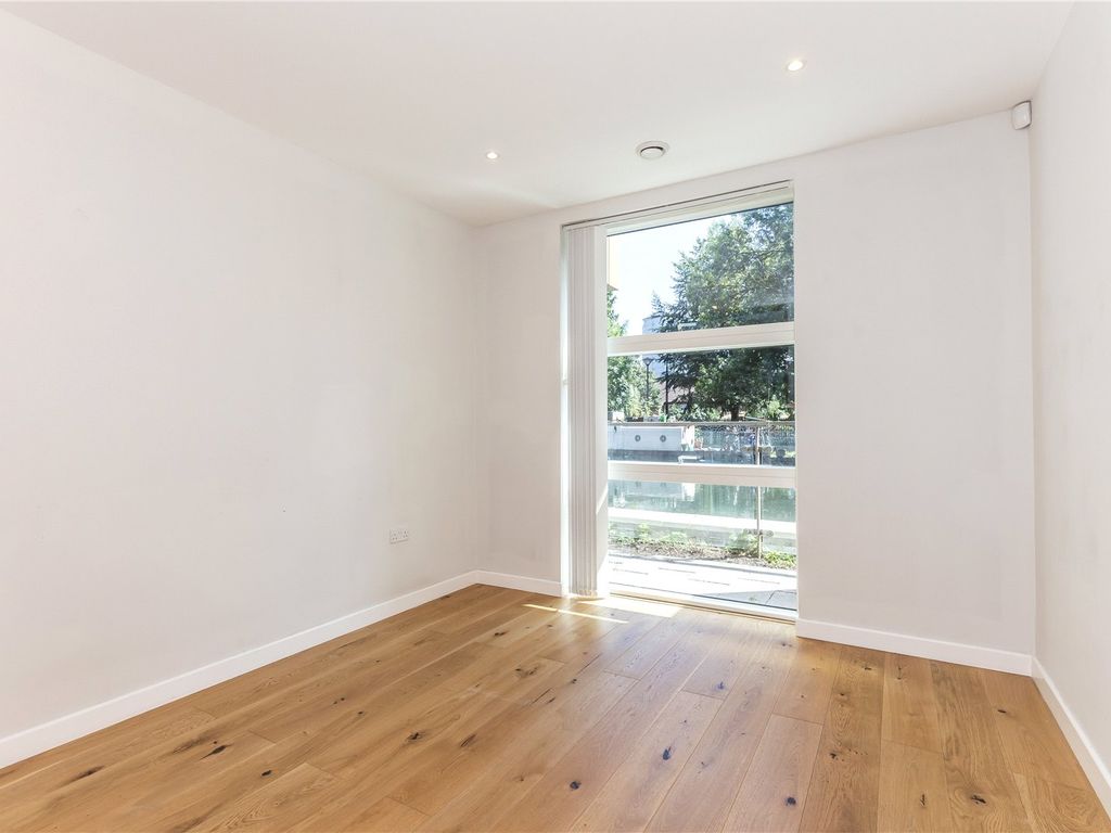 2 bed flat for sale in Amberley Road, London W9, £875,000
