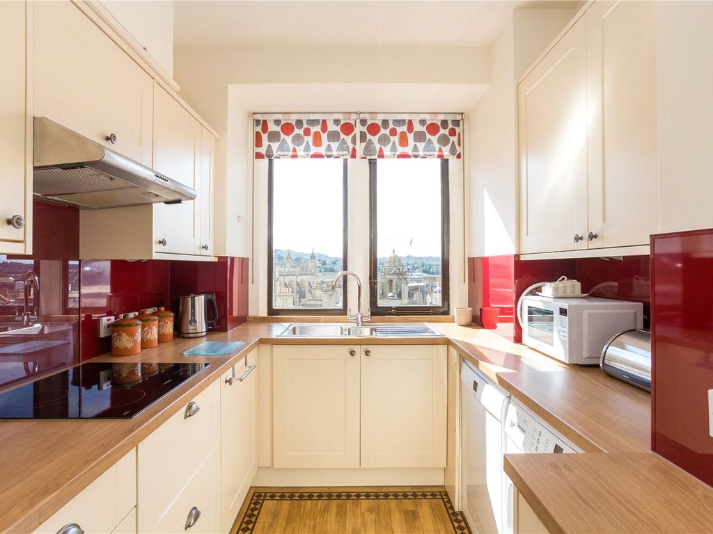 2 bed flat for sale in Grand Parade, Bath BA2, £350,000