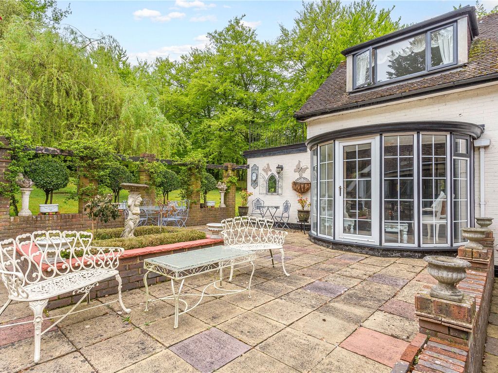 3 bed detached house for sale in Delmer End Lane, Flamstead AL3, £1,350,000