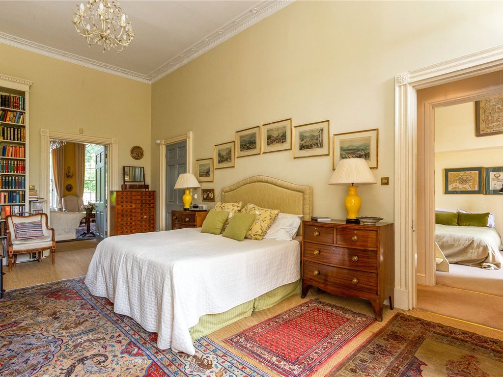 2 bed flat for sale in Sydney Place, Bath BA2, £870,000