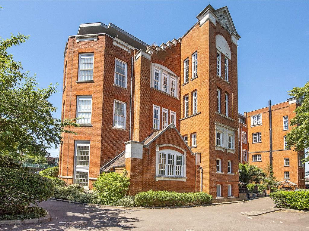 1 bed flat for sale in West Hill, London SW15, £465,000