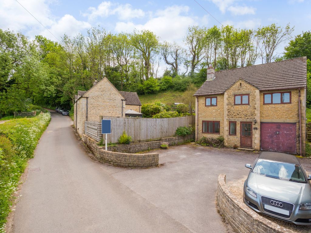 5 bed detached house for sale in Avening, Tetbury GL8, £525,000
