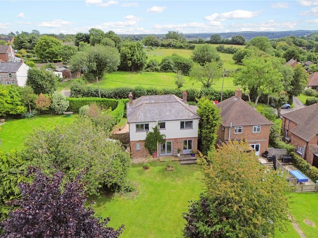 4 bed detached house for sale in Loosley Hill, Princes Risborough HP27, £899,950