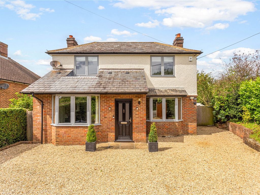 4 bed detached house for sale in Loosley Hill, Princes Risborough HP27, £899,950