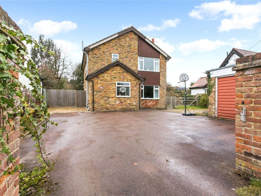 4 bed detached house for sale in High Street, Great Missenden HP16, £825,000