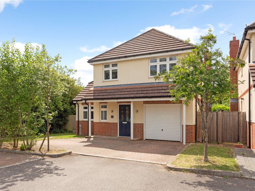 4 bed detached house for sale in Penhale Place, Slough SL1, £795,000