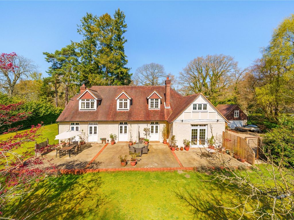 5 bed detached house for sale in Whitmore Vale Road, Churt GU26, £1,425,000