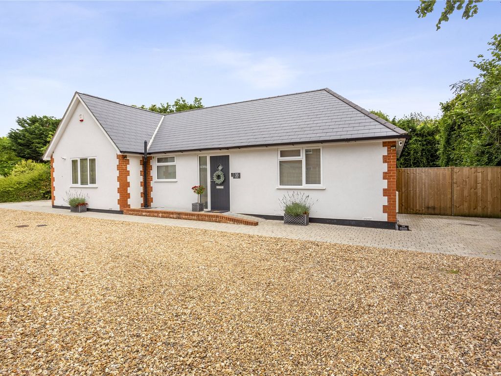 3 bed detached bungalow for sale in Wycombe Road, Great Missenden HP16, £685,000