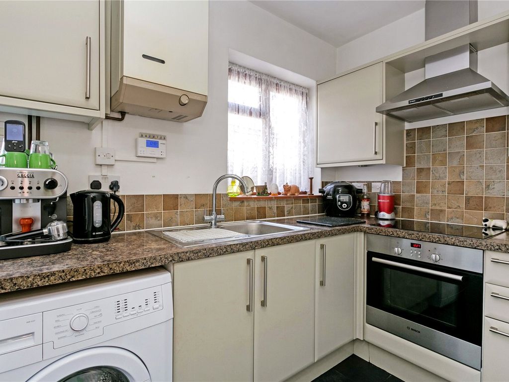 2 bed detached house for sale in Smithfield Road, Maidenhead SL6, £525,000